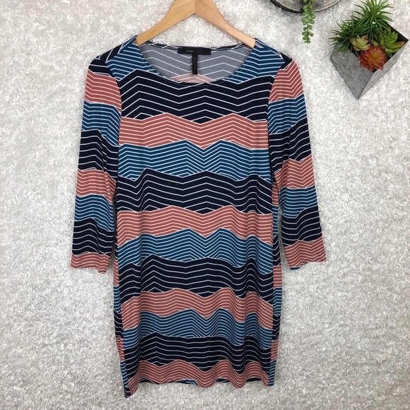 BCBGMaxAzria Digital Wave Chevron Striped Shift Jersey Dress Size S - Picture 8 of 8